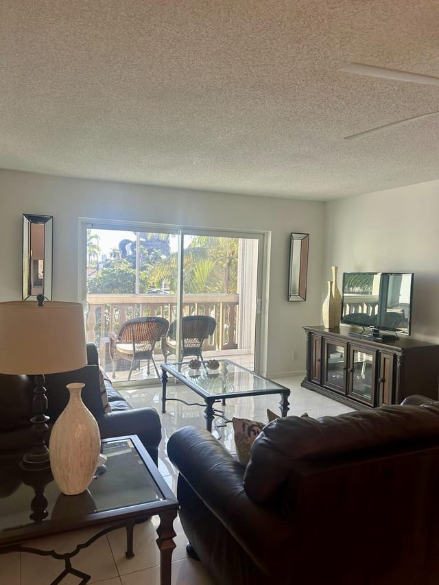 410 SE 2nd Street 323, Hallandale Beach, FL 33009