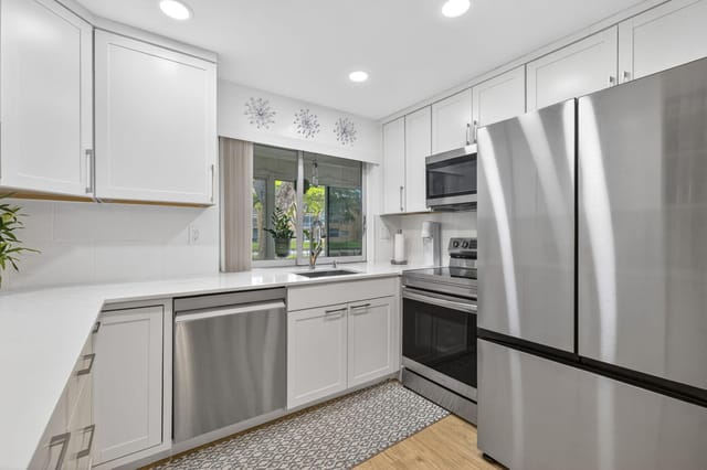 Kitchen - 9081 Lime Bay Blvd 115 Tamarac