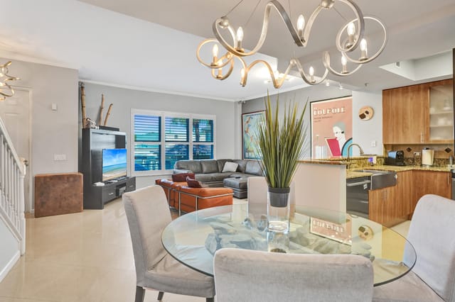 2625 NE 14th Avenue 114, Wilton Manors, FL 33334