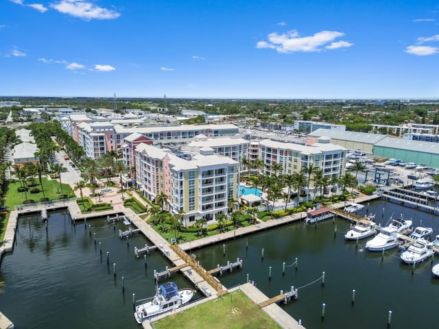 804 E Windward Way 120, Lantana, FL 33462