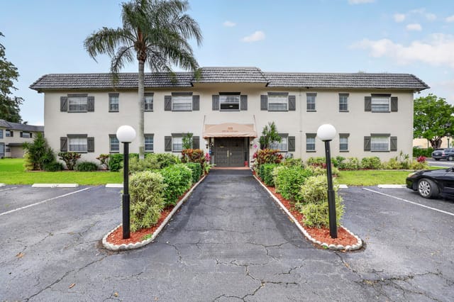 5681 SW 2nd Court 106, Margate, FL 33068