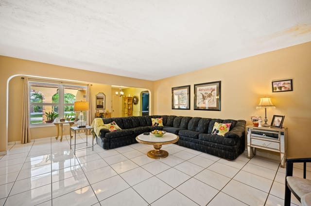 11-web-or-mls-8350-nw-23rd-st