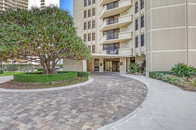 2800 N Ocean Drive A-3c, Riviera Beach, FL 33404