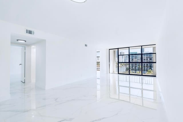 600 Parkview Drive 718, Hallandale Beach, FL 33009