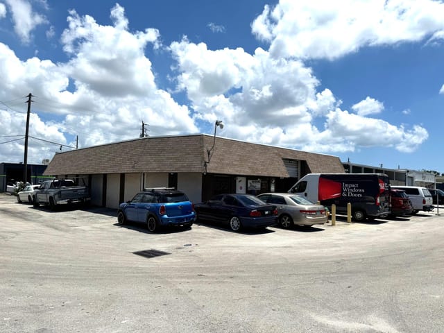 2355 NW 30th Street, Oakland Park, FL