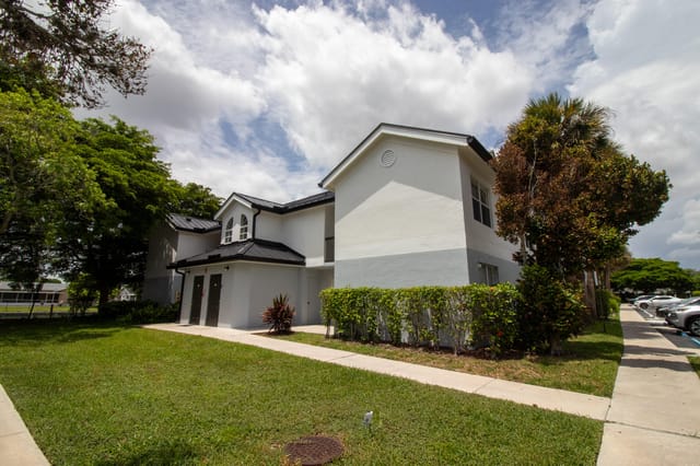 7610 Westwood Drive 102, Tamarac, FL 33321