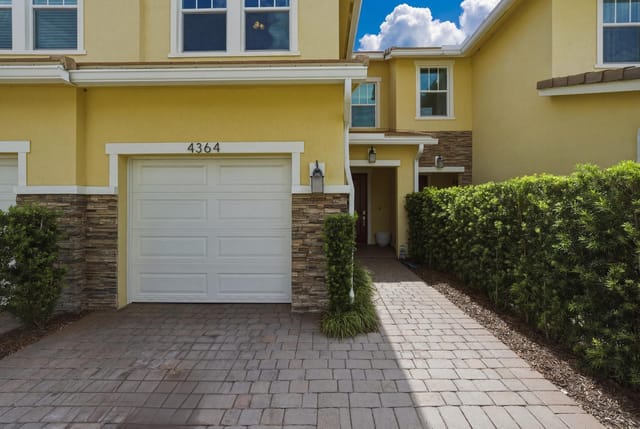 4364 Veleiros Avenue, Deerfield Beach, FL 33064