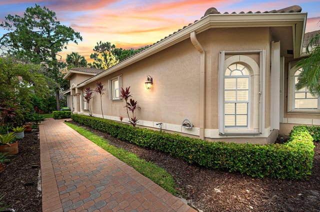 7327 Sea Pines Court, Port St. Lucie, FL 34986