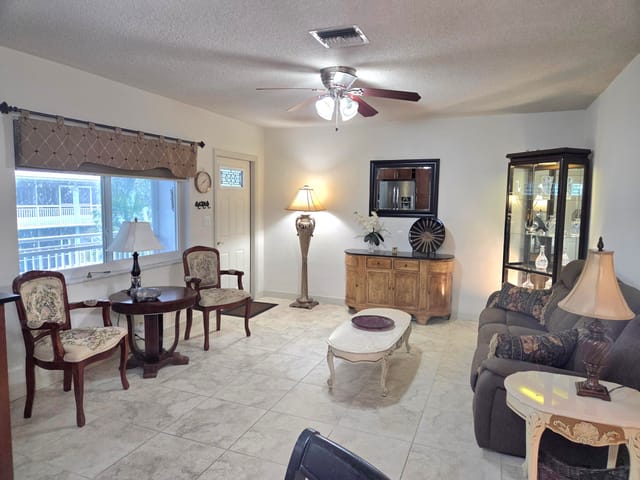 Living Roomoom