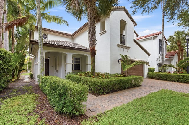 946 Mill Creek Drive, Palm Beach Gardens, FL 33410