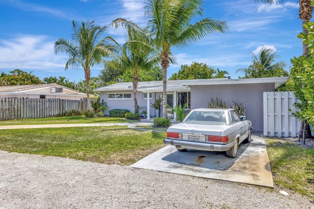 14 NE 26th Court, Wilton Manors, FL 33334