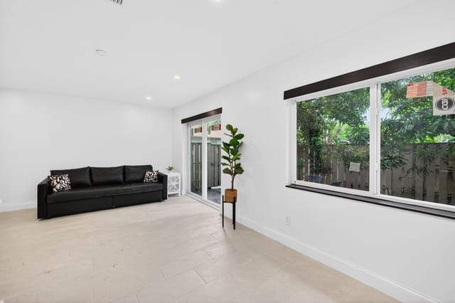 12-web-or-mls-699A4478