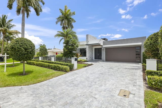 2620 SE 6th Street, Pompano Beach, FL 33062