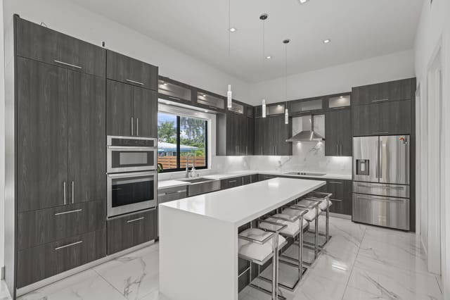 2620 Southeast 6th St - 9.jpg-FULL