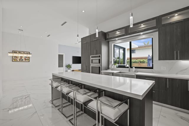 2620 Southeast 6th St - 14.jpg-FULL