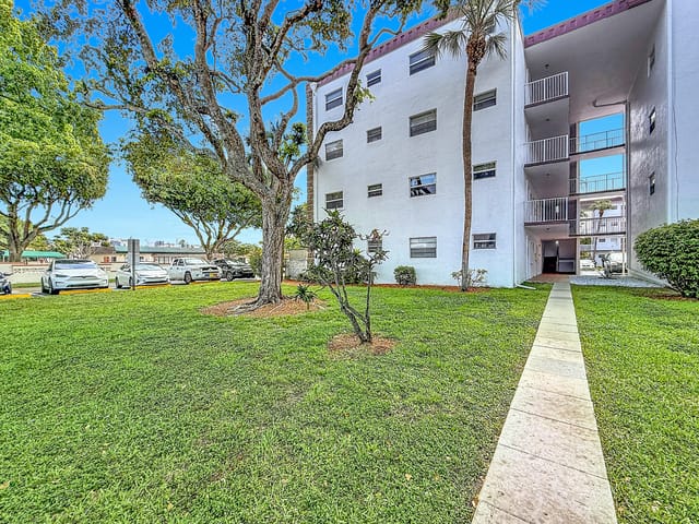 4270 NW 40th Street #401-12