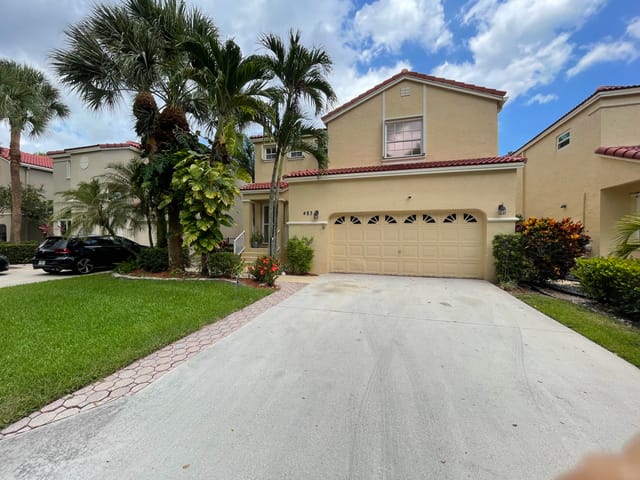 483 NW 87th Terrace, Coral Springs, FL 33071