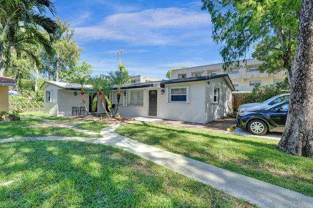 4240 NW 21st Avenue 2, Oakland Park, FL 33309