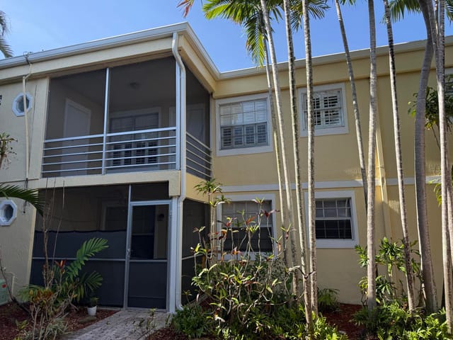 320 SE 10TH Avenue C, Pompano Beach, FL 33060