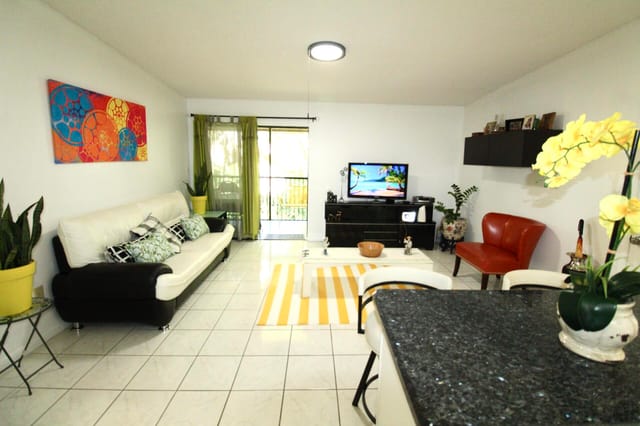 LIVING ROOM 6