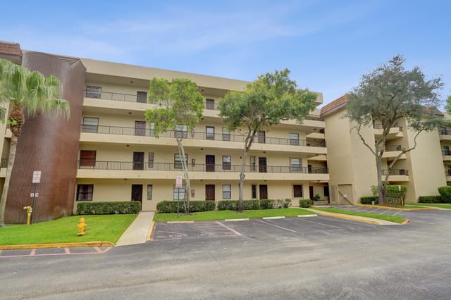 10451 W Broward Boulevard 205, Plantation, FL 33324