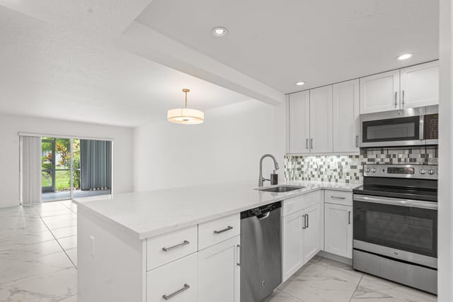 3090 Holiday Springs Boulevard Unit 109, Margate, FL 33063