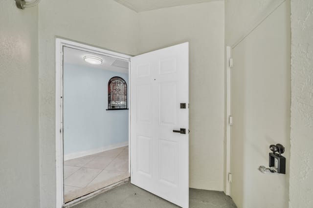 1 Entryway (3)