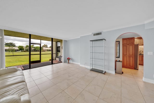 3 Living Area (3)