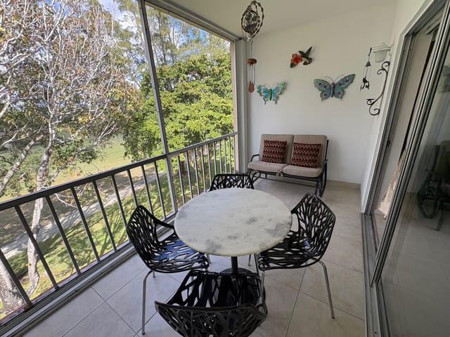 1055 Country Club Drive 404, Margate, FL 33063