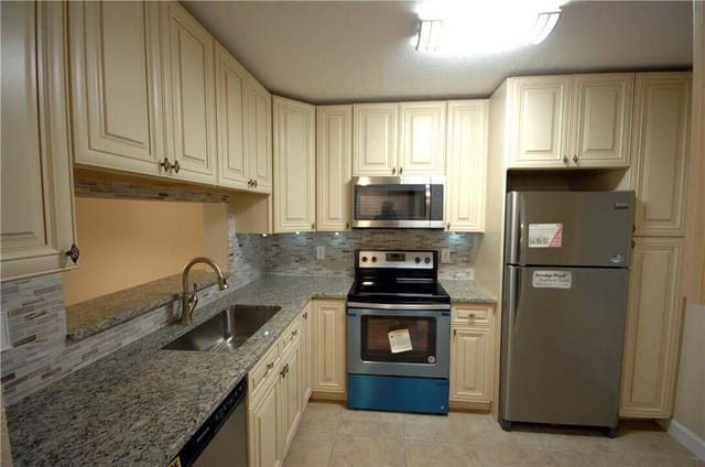 3071 Holiday Springs Boulevard 101-8, Margate, FL 33063