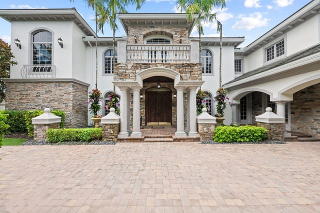 8950 NW 70th Court, Parkland, FL 33067