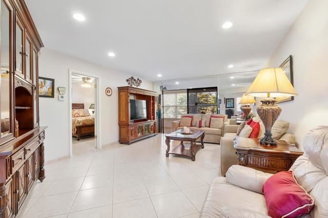 4270 Nw 40th St_006