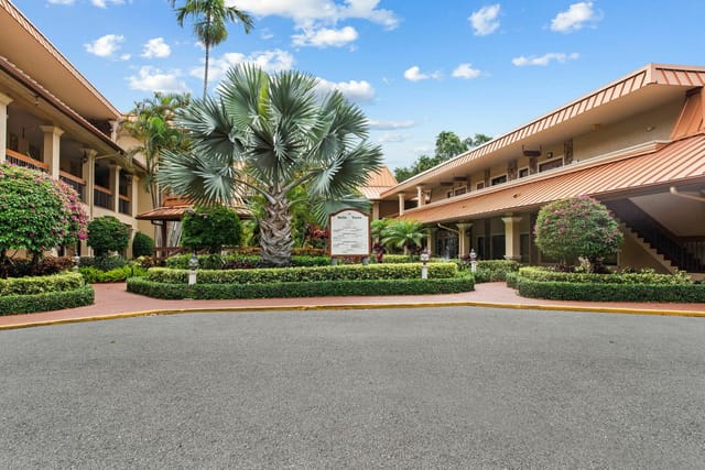 875 Meadows Road 314/315, Boca Raton, FL 33486