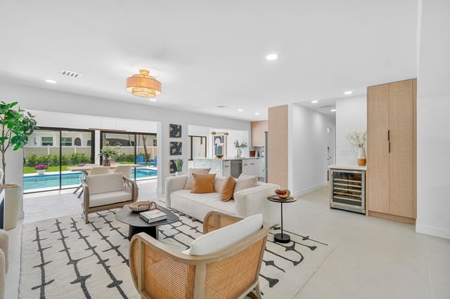 009-2708Northeast1stAvenue-WiltonManors-