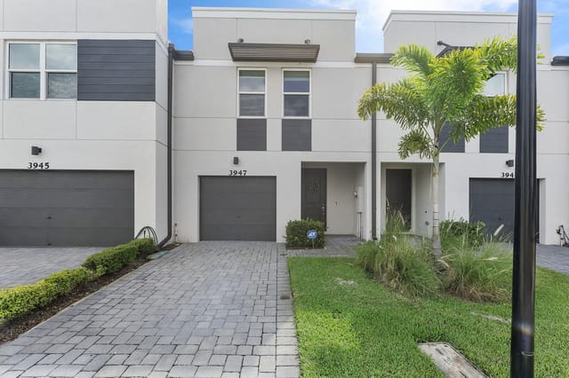 3947 SE Mentmore Lane, Stuart, FL 34997