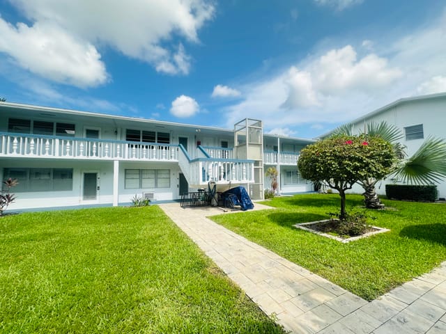 59 OAKRIDGE E, Deerfield Beach, FL 33442
