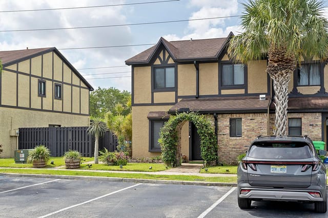 9184 NW 44 St Sunrise, Fl 33351 - - 002