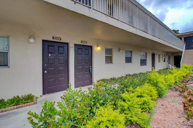 3206 SW CORAL RIDGE Drive 3206, Coral Springs, FL 33065