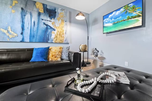 2015 NW 37th Terrace NW 403, Lauderdale Lakes, FL 33311