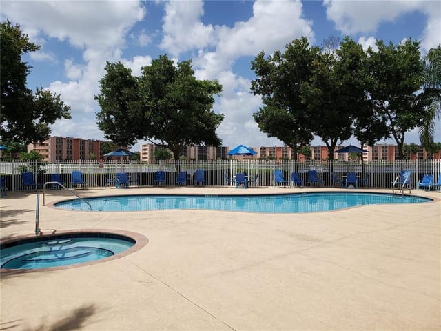2140-Pool-spa