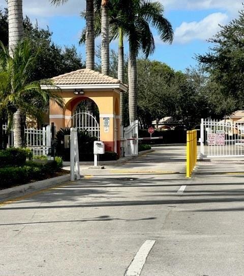 2140-Gate