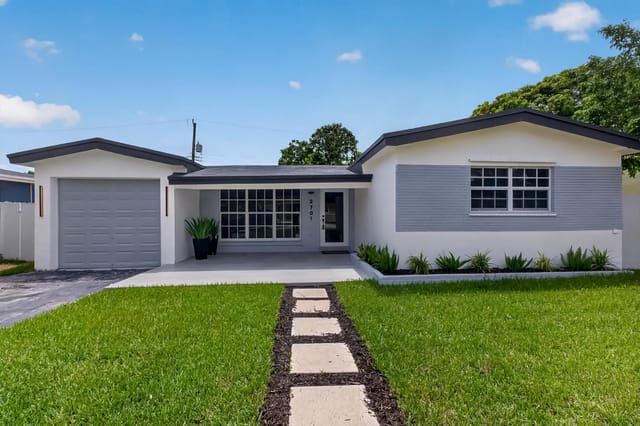 2701 DE SOTO Drive, Miramar, FL 33023