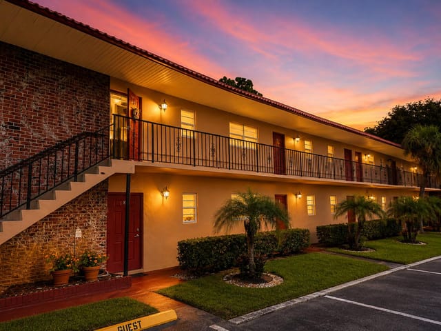 1979 SW PALM CITY Road G, Stuart, FL 34994