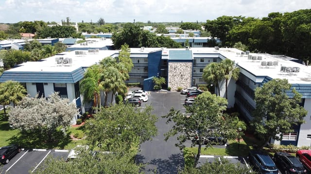 3180 Holiday Springs Boulevard 5-309, Margate, FL 33063