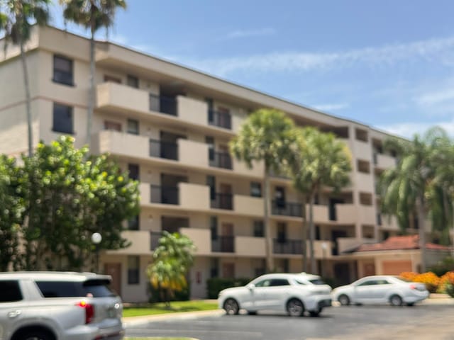 2766 S CARAMBOLA Circle S 406, Coconut Creek, FL 33066
