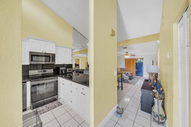 6 Kitchen (1)