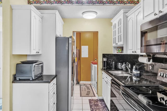 17 Kitchen (2)