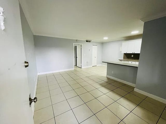 890 NW 45 Avenue 32, Miami, FL 33126