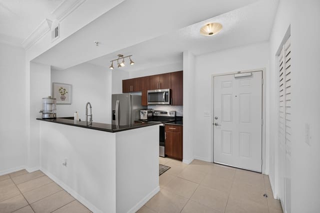 4905 Midtown Lane 2211, Palm Beach Gardens, FL 33418