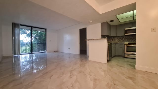 5570 NW 44th Street 210, Lauderhill, FL 33319